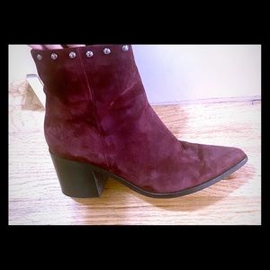Burgundy ankle boots - suede